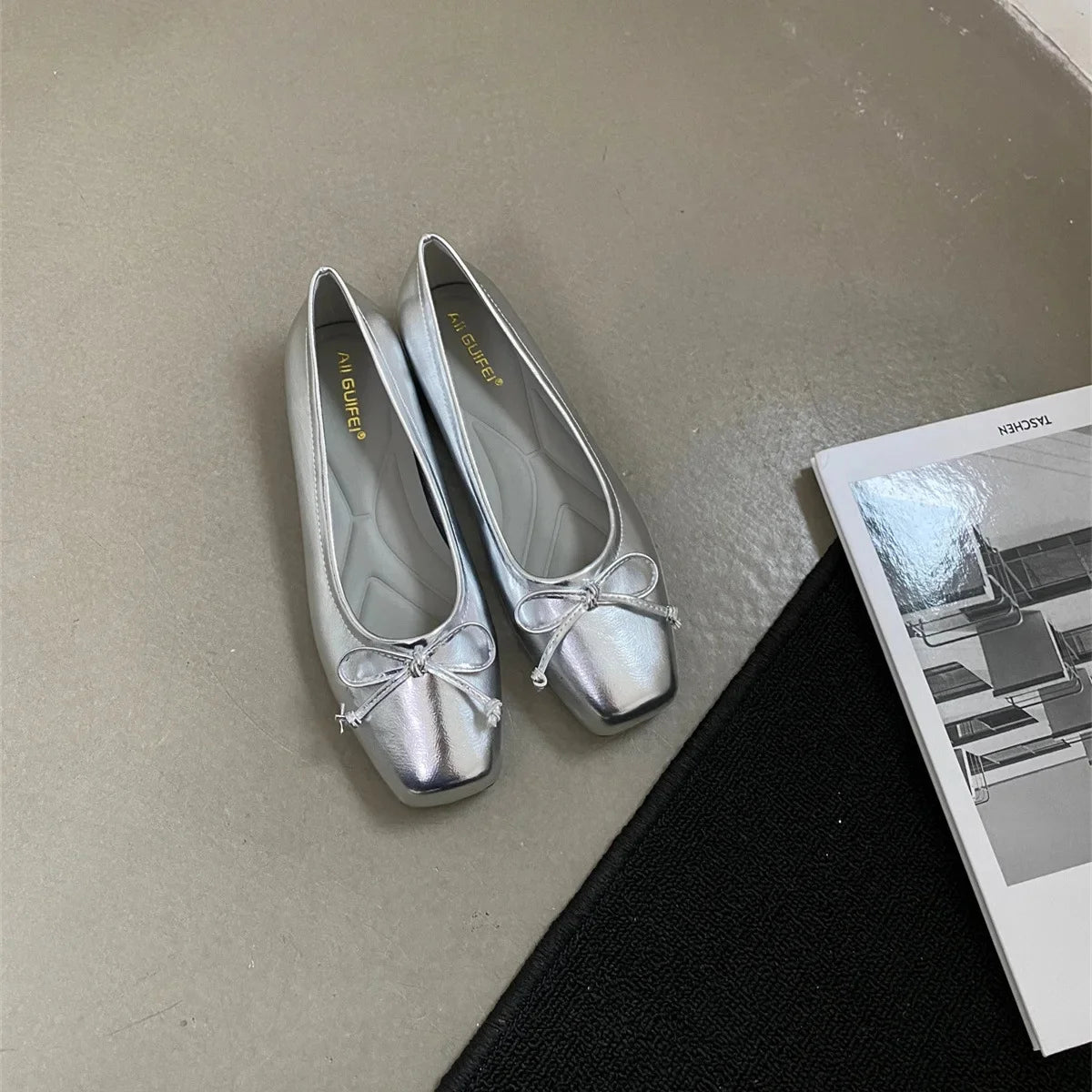 Gentle Fairy Style Flat Bottom Single Shoes Women's Spring 2025 New Butterfly Knot Square Head Silver Color Bean Shoes