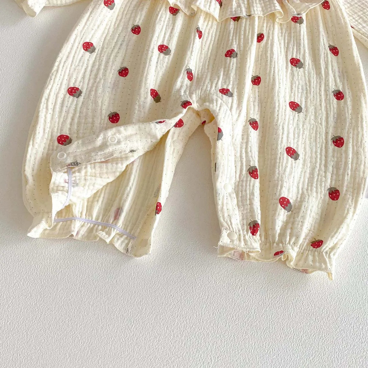 Instagram Spring and Autumn Baby Princess Jumpsuit Baby Girl Cherry Cotton Long Sleeve Jumpsuit, Perfect for Going Out.