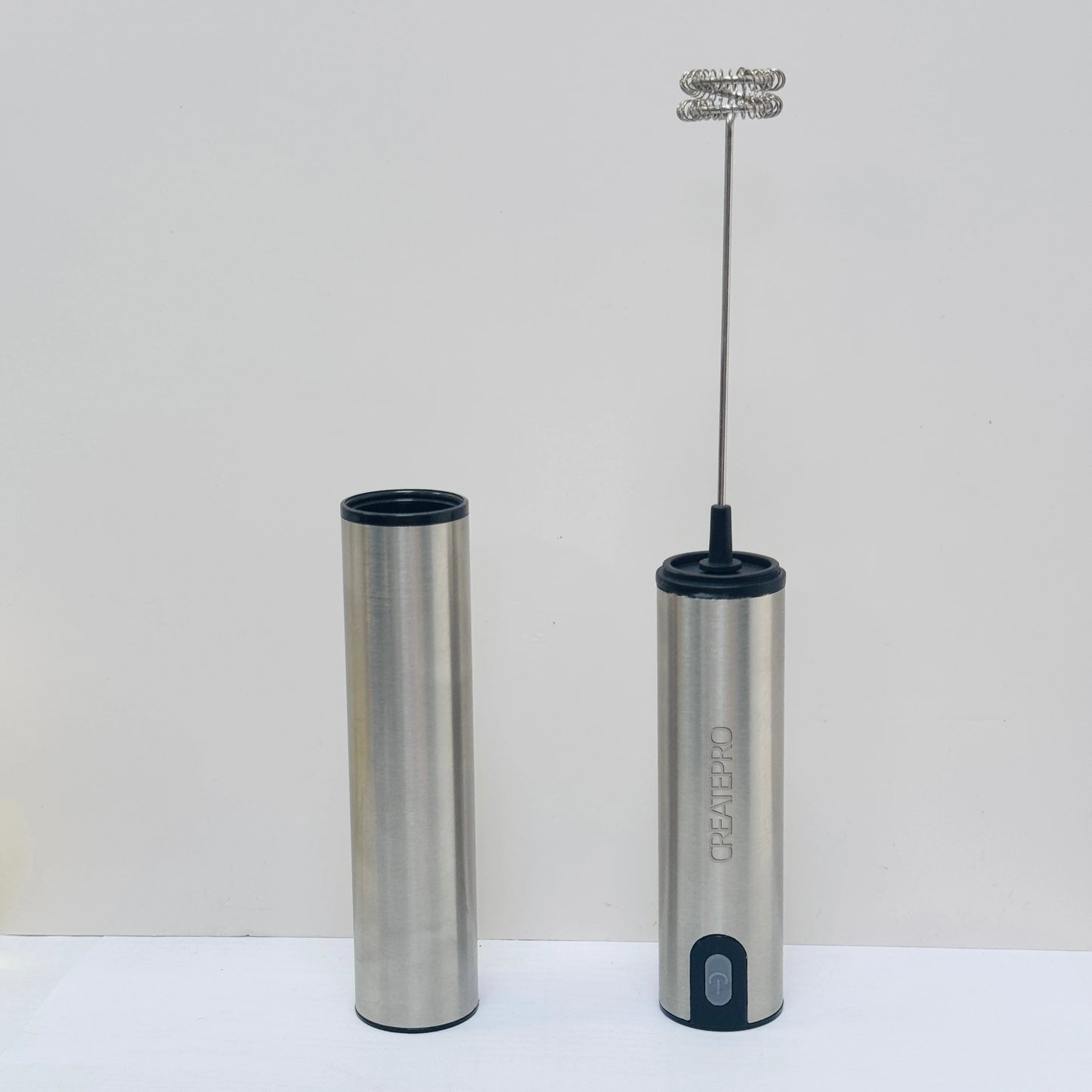 Handheld Electric Milk Frother, Made of Stainless Steel, USB Rechargeable, with a Storage Lid, Suitable for Coffee, Latte