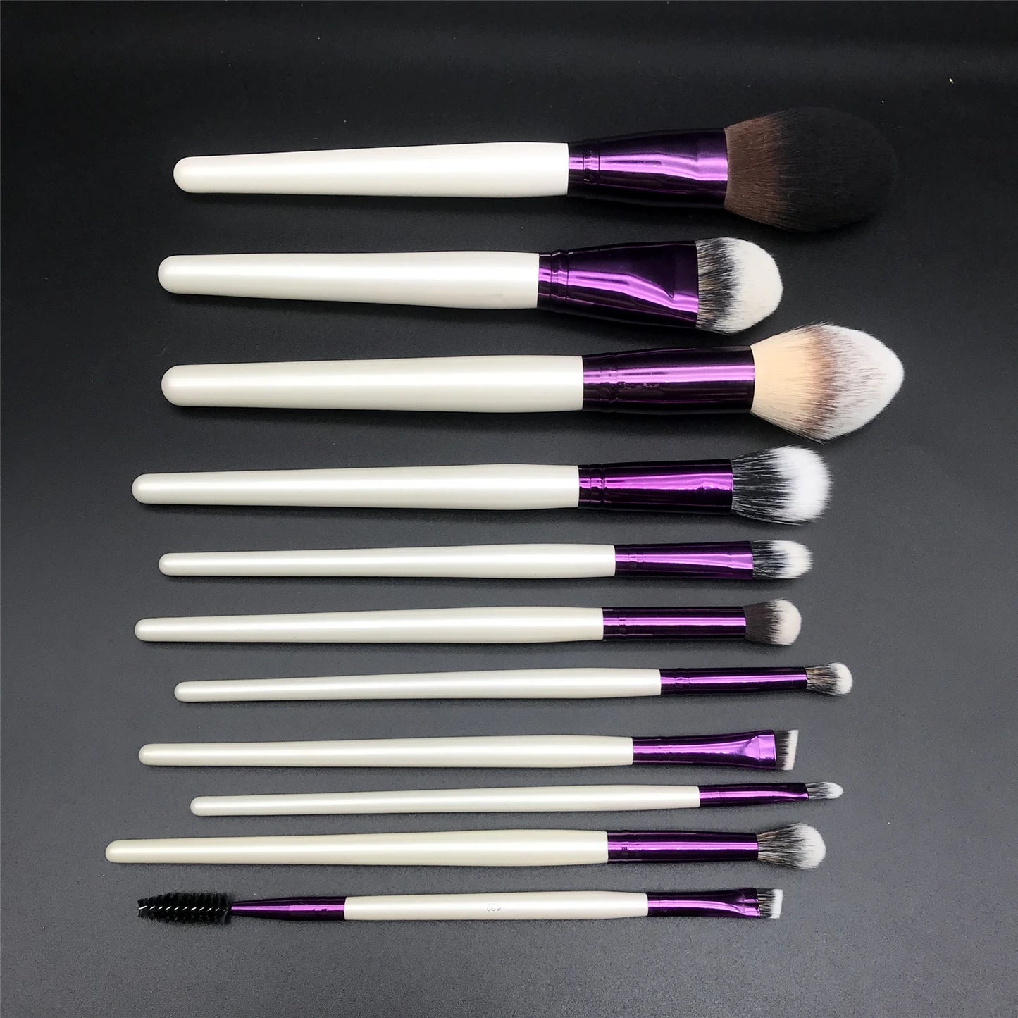 YLovely  luxurious  Soft Synthetic Natural High Quality Pearl White Foundation Contour Blending Maquiagem Make Up Brush Set Kit