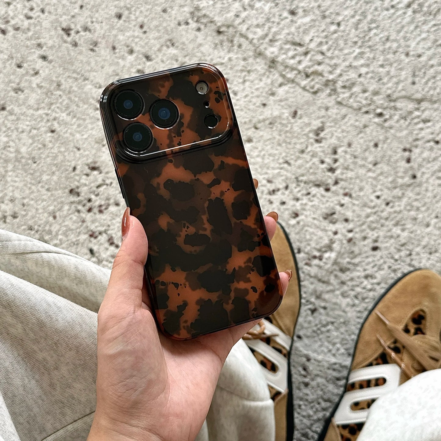 Retro Stylish Amber Color Lamber Pattern Glossy Phone Cover Case for iPhone 17 16 15 14 13 12 Pro Max Plus Air