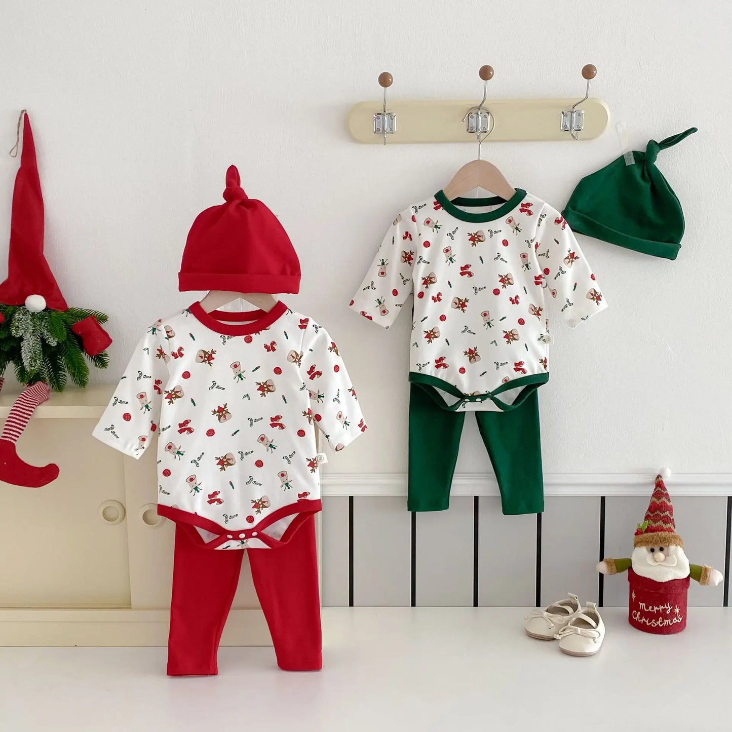 New Spring Autumn Baby Christmas Pajamas Set Long Sleeve Santa Print Bodysuit with Pants and Hat Infant Festive Sleepwear B6076