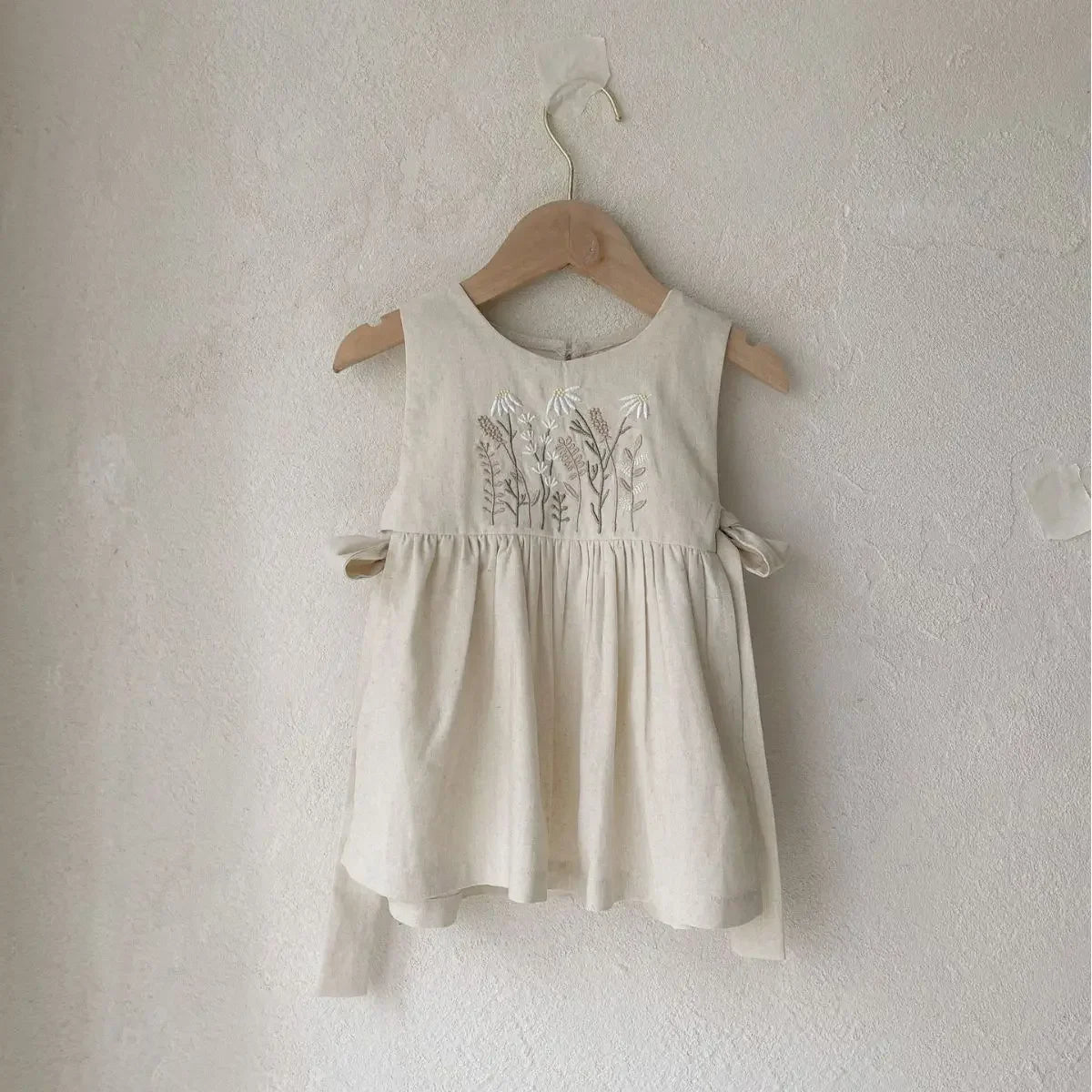 7618-1 Girl Baby Dress  Autumn New Flowers Embroidered Girl's Dress Butterfly Strap Apron Sleeveless Suspender Dress