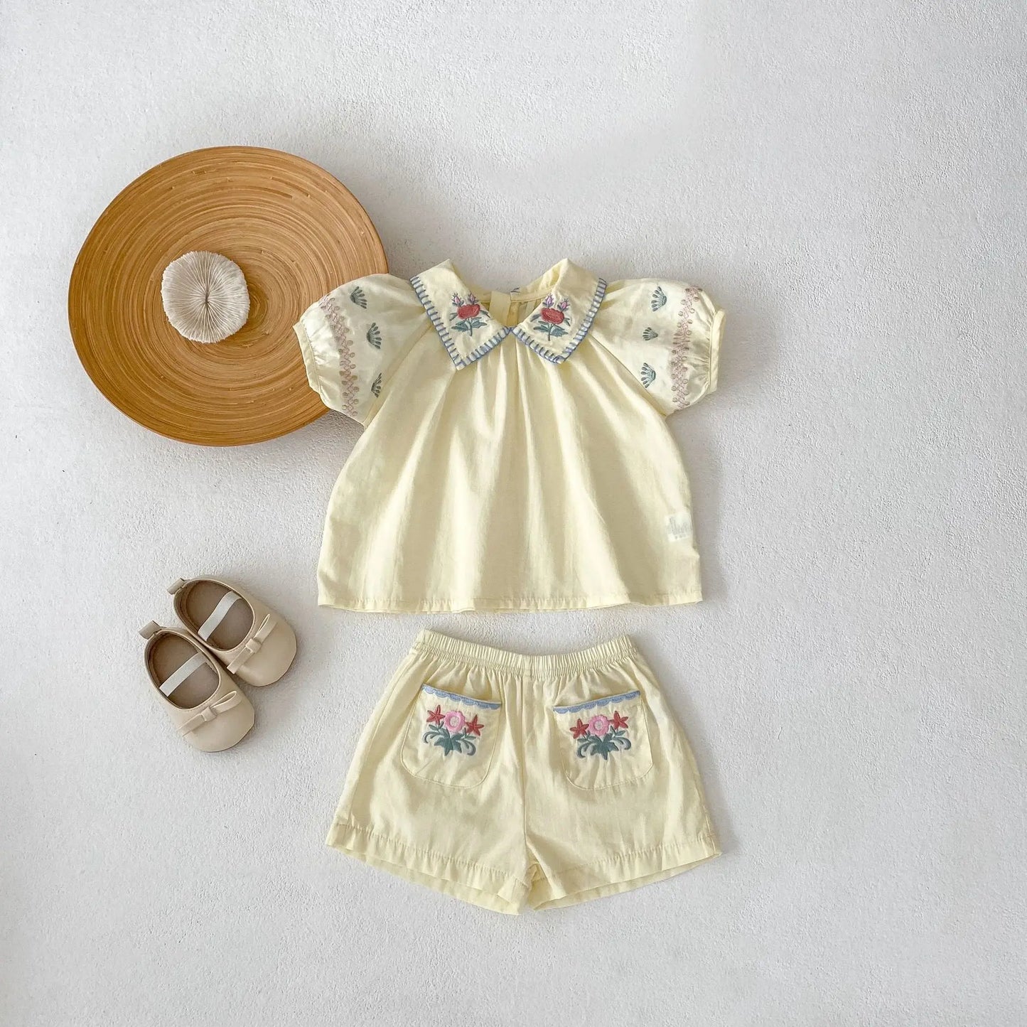 New summer baby clothing, set of 2 pieces for 0-3 year old girls with flower embroidered lapel short sleeved top and thin shorts