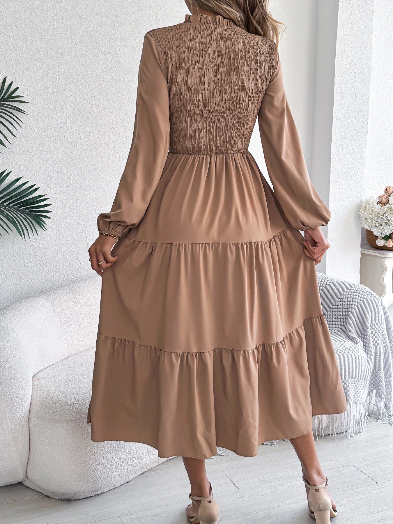 Women's Spring Vacation Solid Color Round Neck Long Sleeve Midi Dress with Ruffled Waist