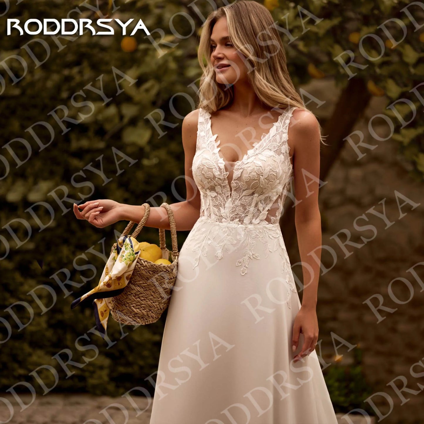 RODDRSYA Elegant V Neck Wedding Dresses for Bride Lace Appliques Chiffon Bohemian Bridal Dress Boho A Line Sleeveless Customized
