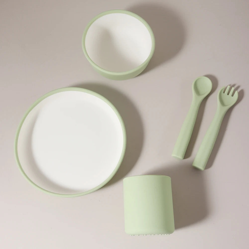 Modern Scandinavian Style 5-Piece Baby Feeding Set, Minimalist Two-Tone Silicone Bowls & Plates, No-Suction feeding set  Design