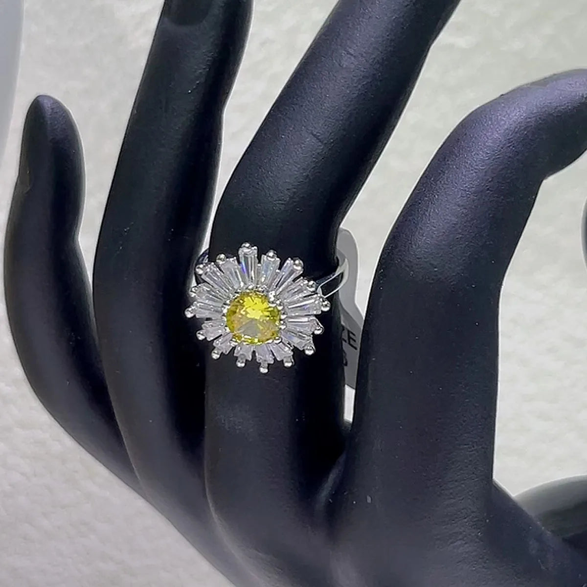 Rings Sales Trend Luxury Brand High Quality Jewelry Original Shiny Christmas Birthday Cocktail Party Engagement Gift for Women