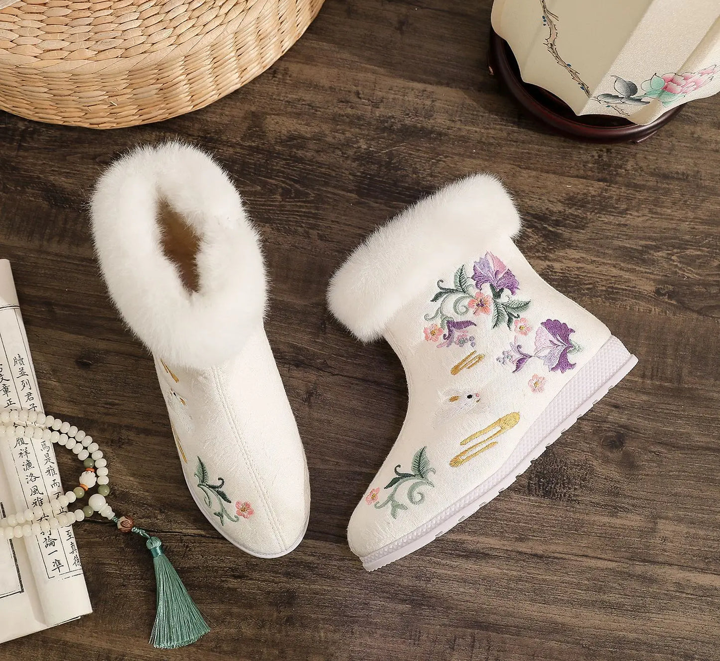 Winter Fashion Shoes Embroidered Fur Boots For Woman Bota Ancient Costume Botines Para Mujeres Hanfu Women's Boots Botas Mujer