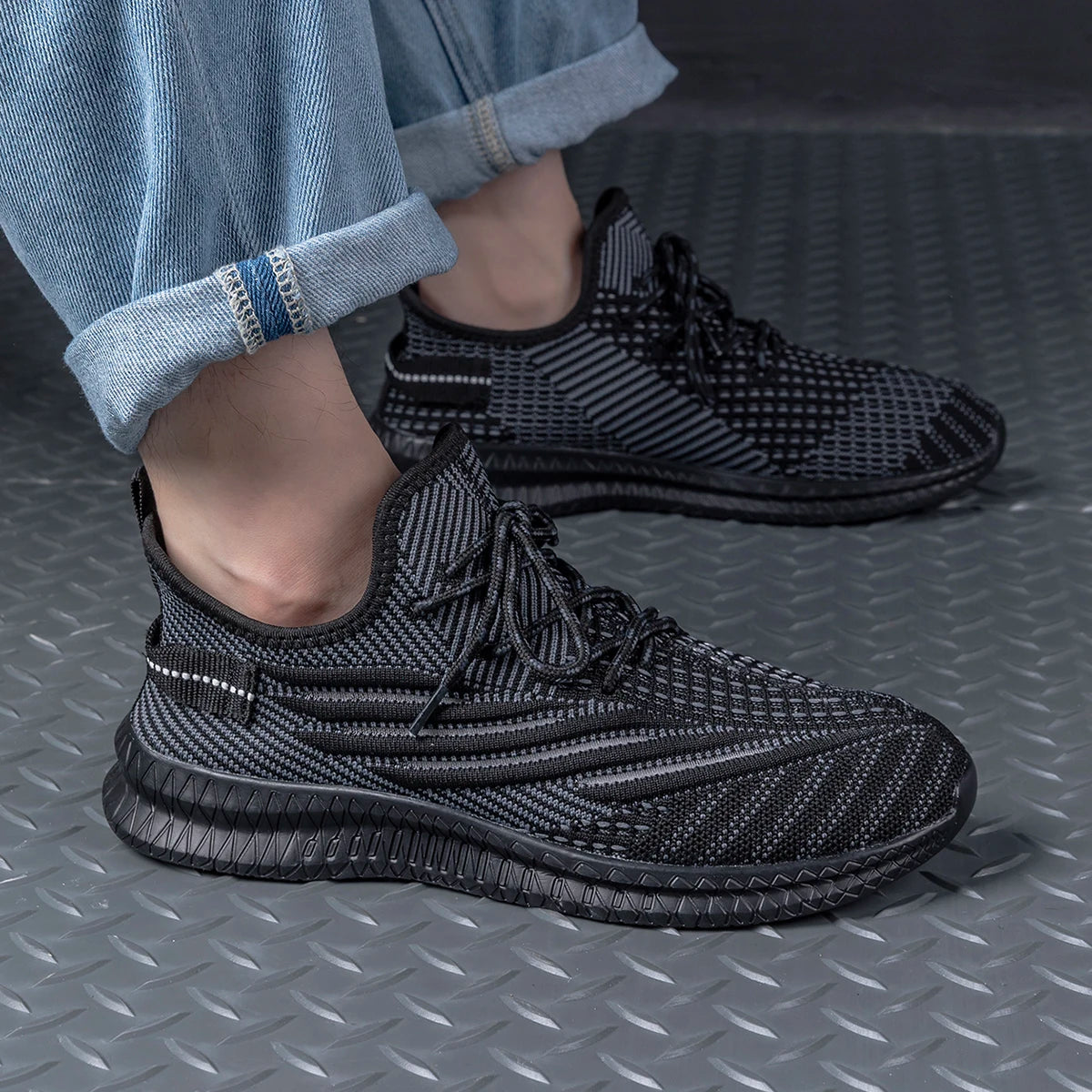2023 Mesh Men casual shoes Summer Breathable Sneakers Comfortable Lightweight Walking Footwear Male Running Sport Shoes