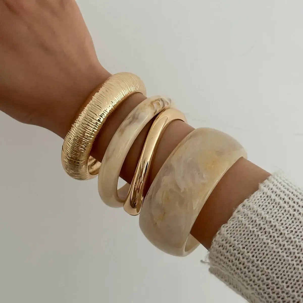 KunJoe Bohemian Stackable Off White Resin Acrylic Bracelet Women Vintage Geometric Round Metal Bangle Bracelet Fashion Jewelry