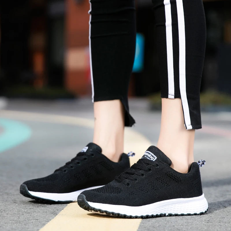 Breathable Women Running Shoes Lightweight Anti-slip Female Sports Shoes Outdoor Soft Women's Sneakers Lace Up Fashion Tennis