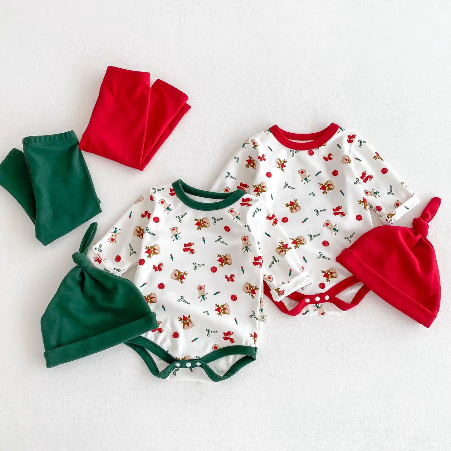 New Spring Autumn Baby Christmas Pajamas Set Long Sleeve Santa Print Bodysuit with Pants and Hat Infant Festive Sleepwear B6076