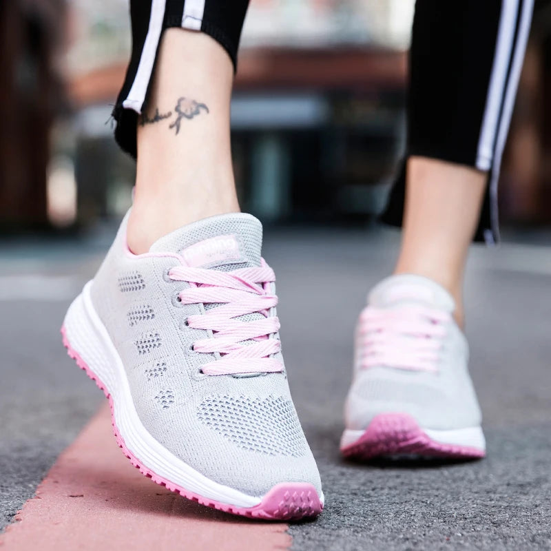Breathable Women Running Shoes Lightweight Anti-slip Female Sports Shoes Outdoor Soft Women's Sneakers Lace Up Fashion Tennis