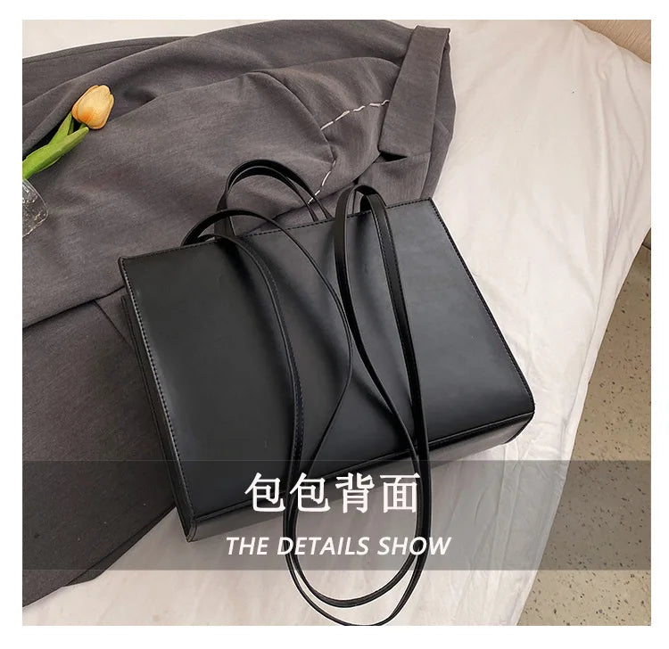 2026 Fashion Elegant Classic Paris Diaper Bag Unique Leisure Business Crossbody Purse for Women Daily Commute Work
