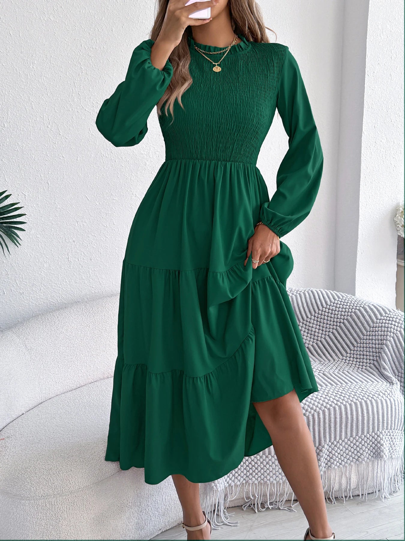 Women's Spring Vacation Solid Color Round Neck Long Sleeve Midi Dress with Ruffled Waist