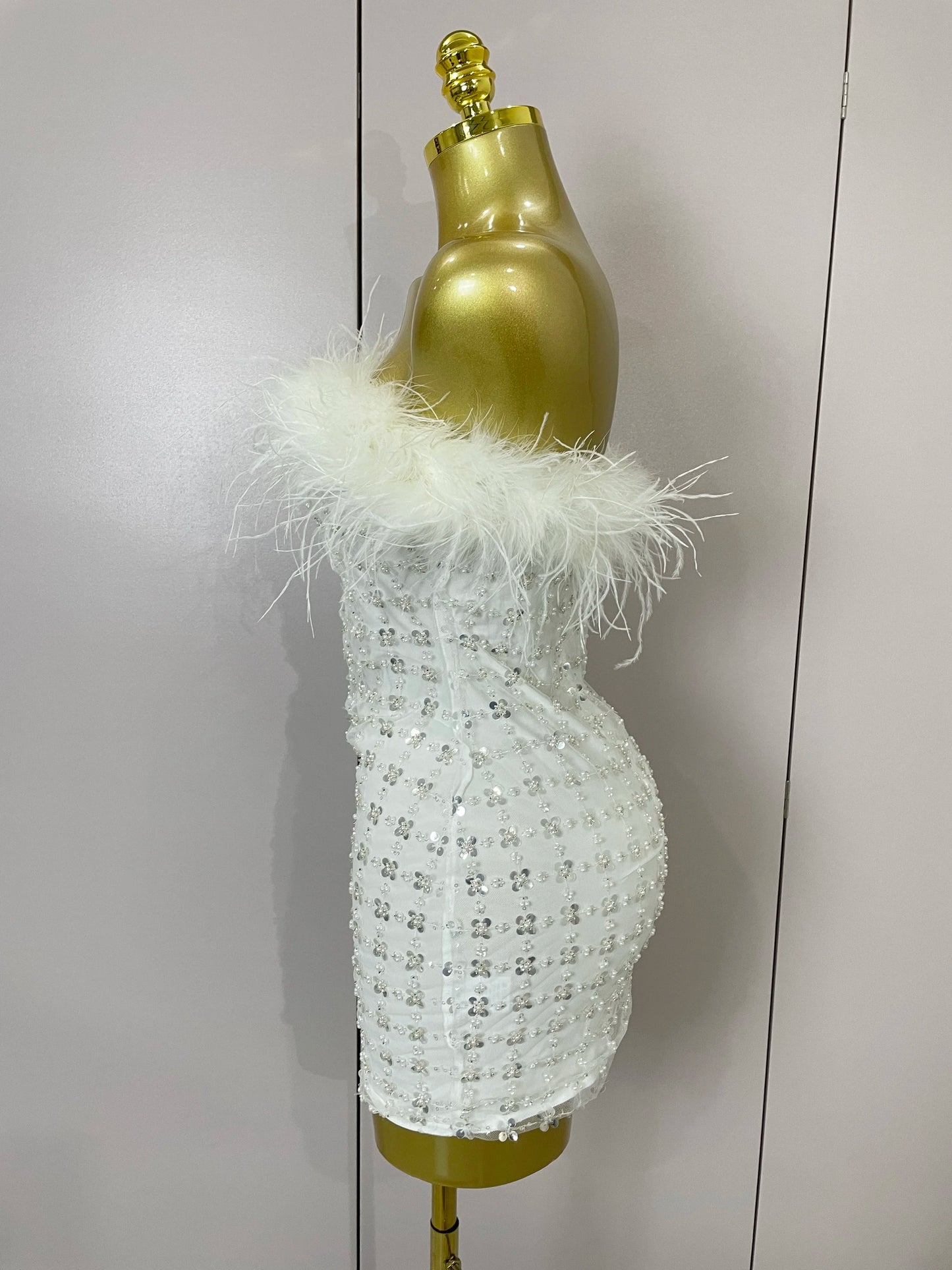 Shinning White Feathers Sequins Straples Bodycon Mini Dress 2025 Women Fashion Celebrate Luxury Birthday Party Cocktail Dress