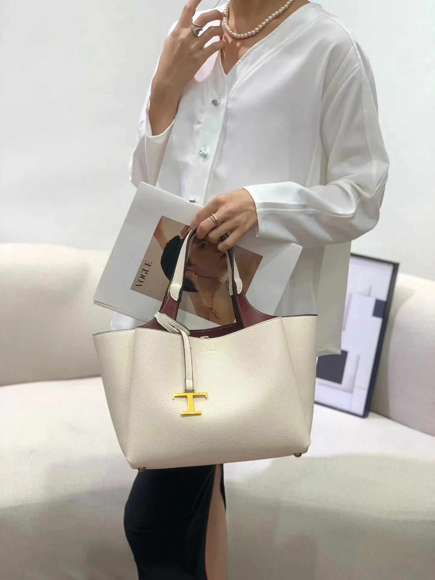 Fashionable Minimalist Diaper Bag: Elegant Crossbody Messenger Bag For Women With Luxury Designer Logo And Large Capacity