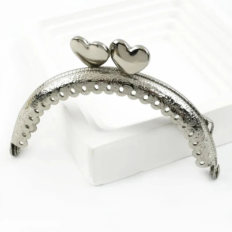 1/2/5/10Pcs 8.5cm Embossed Metal Bags Handle Purse Frame Kiss Clasp for Coin Wallet DIY Handmade Sewing Brackets Bag Accessories