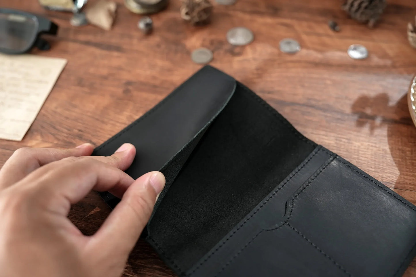 Leather Passport Holder for Travel Essentials, Slim Passport Cover Case Travel Wallet Bifold Credit Card Bag for Women Men