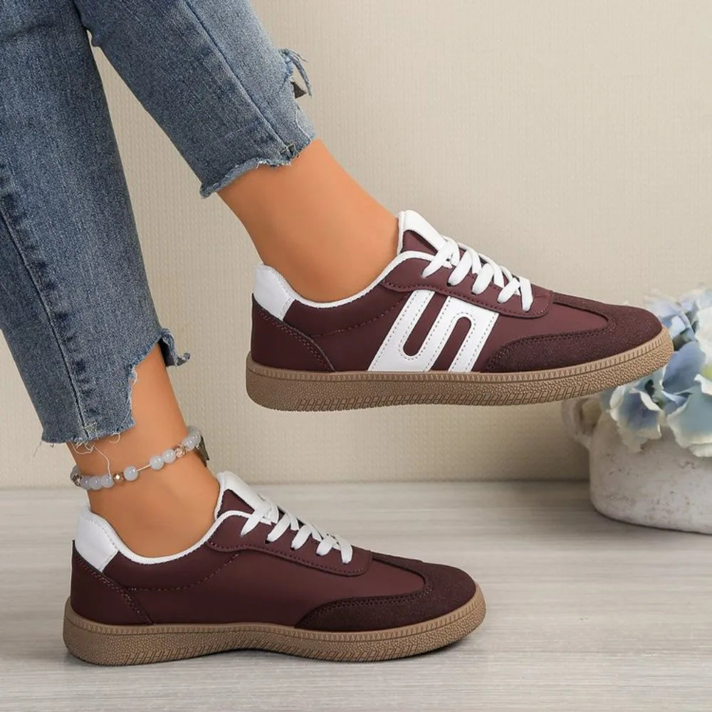 Fashion Black White Striped Flat Sneakers Women Lightweight Lace Up Sports Shoes Woman Non Slip Breathable Casual Sneakers