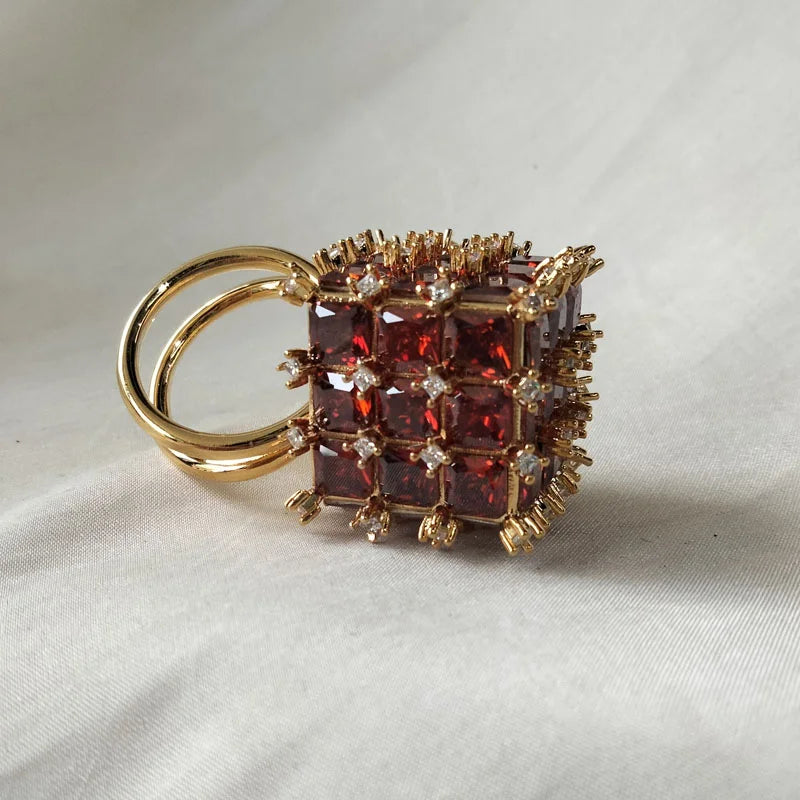 Pyramid Ring Charms Stainless Steel Irregular Fine Cut Crystal Luxury Jewelry Ring Cocktail Ring Romantic Fashion Gift for Women