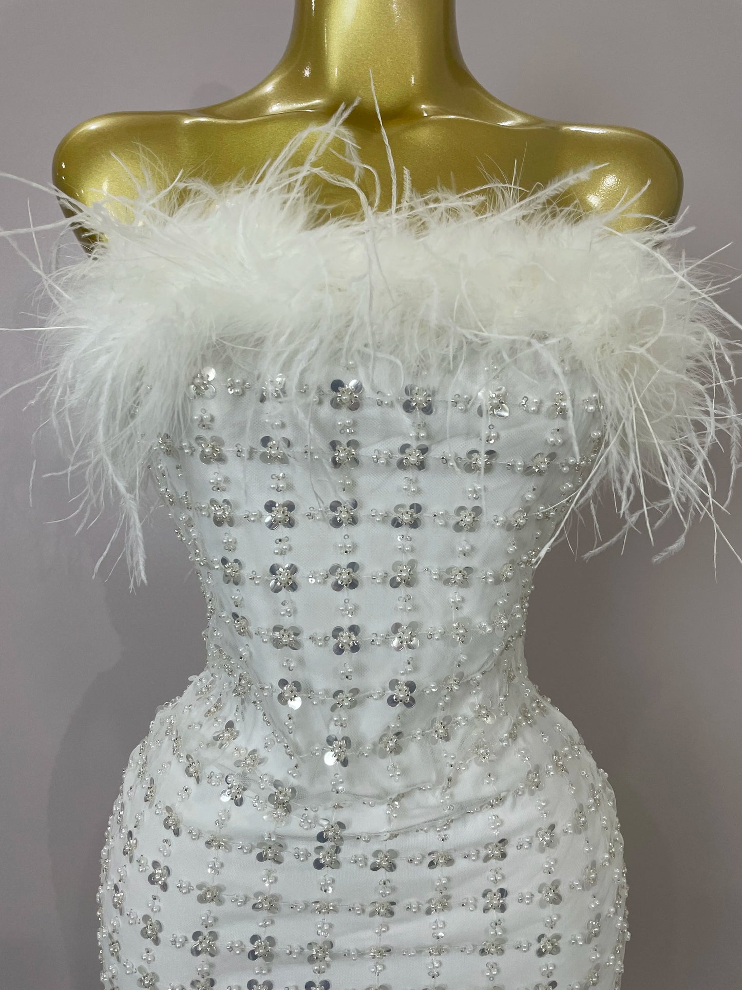 Shinning White Feathers Sequins Straples Bodycon Mini Dress 2025 Women Fashion Celebrate Luxury Birthday Party Cocktail Dress