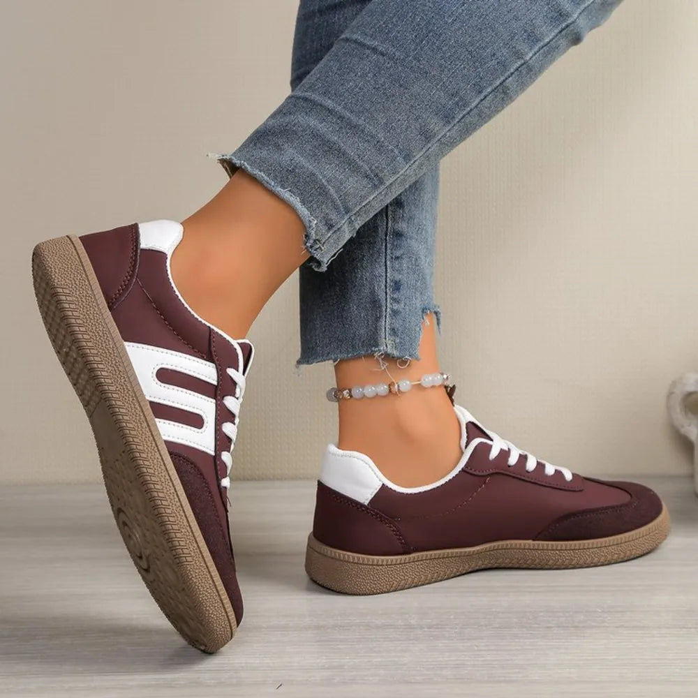 Fashion Black White Striped Flat Sneakers Women Lightweight Lace Up Sports Shoes Woman Non Slip Breathable Casual Sneakers