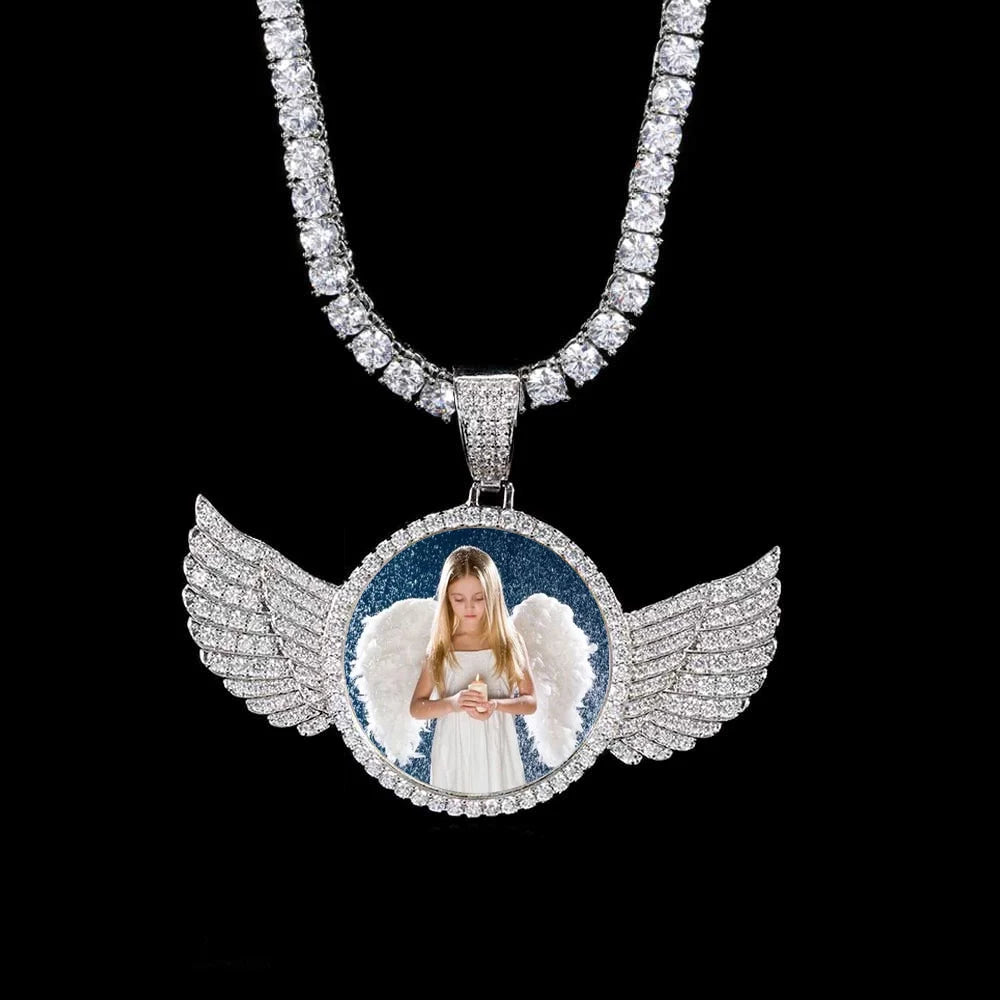 HHIOK Custom 18K Gold Plated Cubic Zircon Photo Pendant Medallions Wing Circle Pendant Necklace Personalized Wholesale