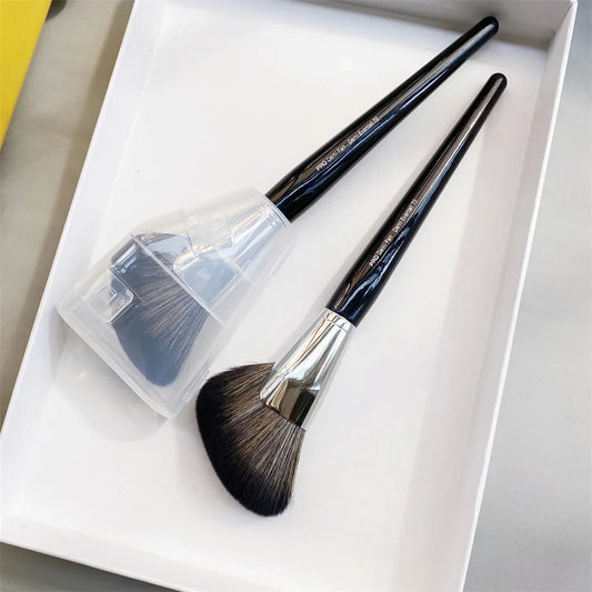 Pro Demi Fan Brush 72 Featherweight Soft Bristle Seamless Setting Powder Cosmetics Makeup Brush Beauty Tools