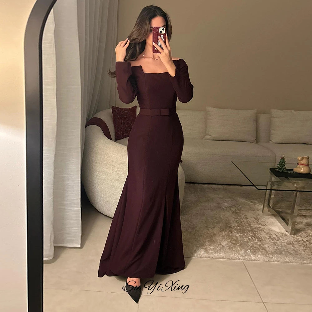 Simple Burgundy Jersey Prom Dress Elegant Mermaid Long Sleeves Evening Dress with Side Slit Classic Boat Neck Celebrity Gowns