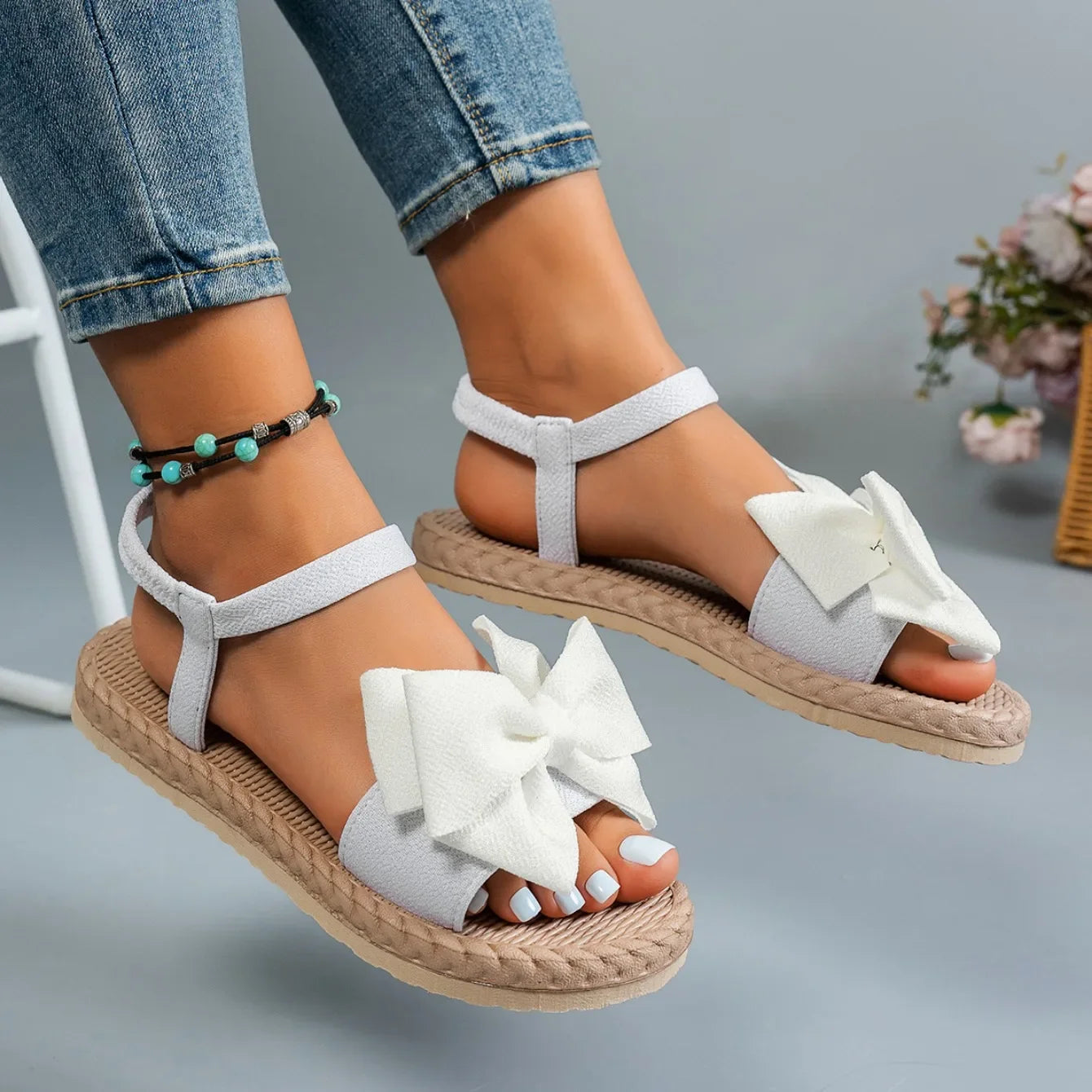 Women Sandals 2025 New Fashion Bow Tie Flat Home Shoes for Women Soft Outdoor Lightweight Beach Sandals Women Sandalias De Mujer