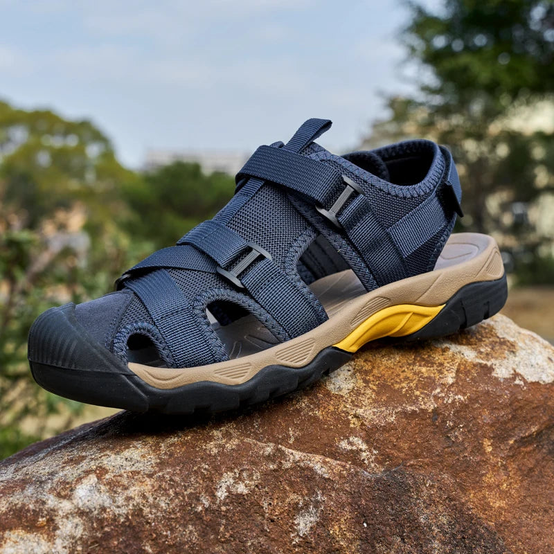 Men's Casual Mesh Outdoor Beach Sandals Fashion Light Breathable Shoes Men Anti-slip Waterproof Sandals Man Comfortable Sneakers