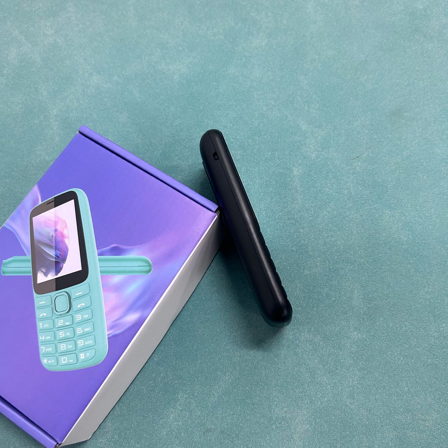 C99(H11) 4G Button Phone 2.4inches TFT Screen Dual SIM Dual Standby Voice King Alarm Clock 1500mAh Battery Torch CellPhone