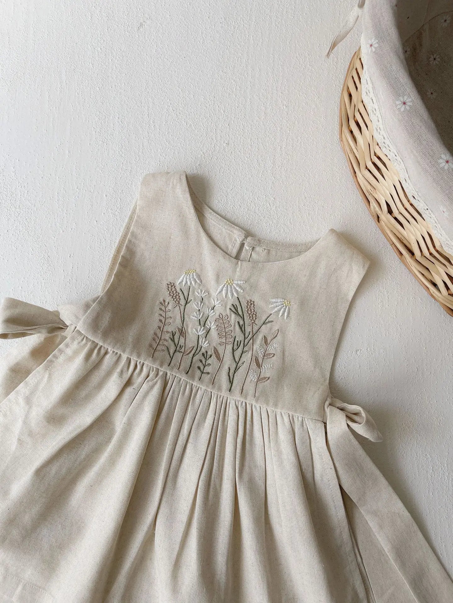 7618-1 Girl Baby Dress  Autumn New Flowers Embroidered Girl's Dress Butterfly Strap Apron Sleeveless Suspender Dress