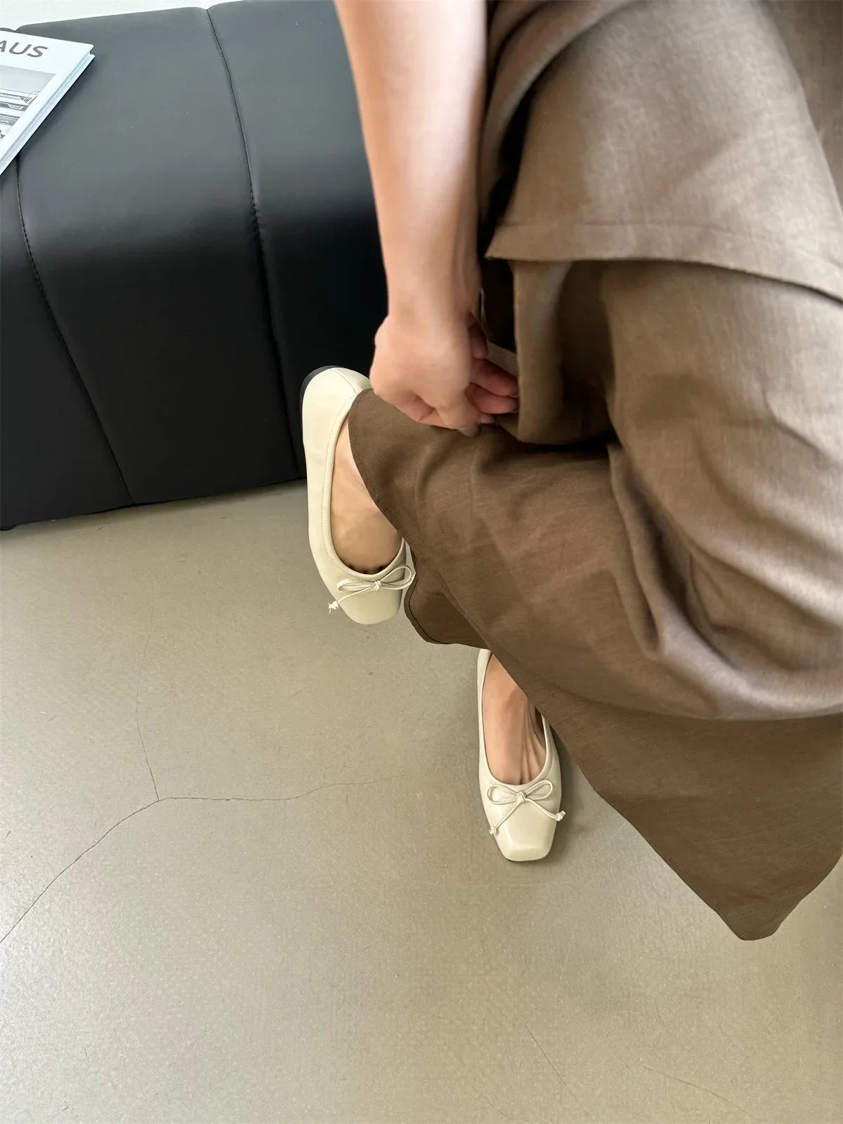 Gentle Fairy Style Flat Bottom Single Shoes Women's Spring 2025 New Butterfly Knot Square Head Silver Color Bean Shoes