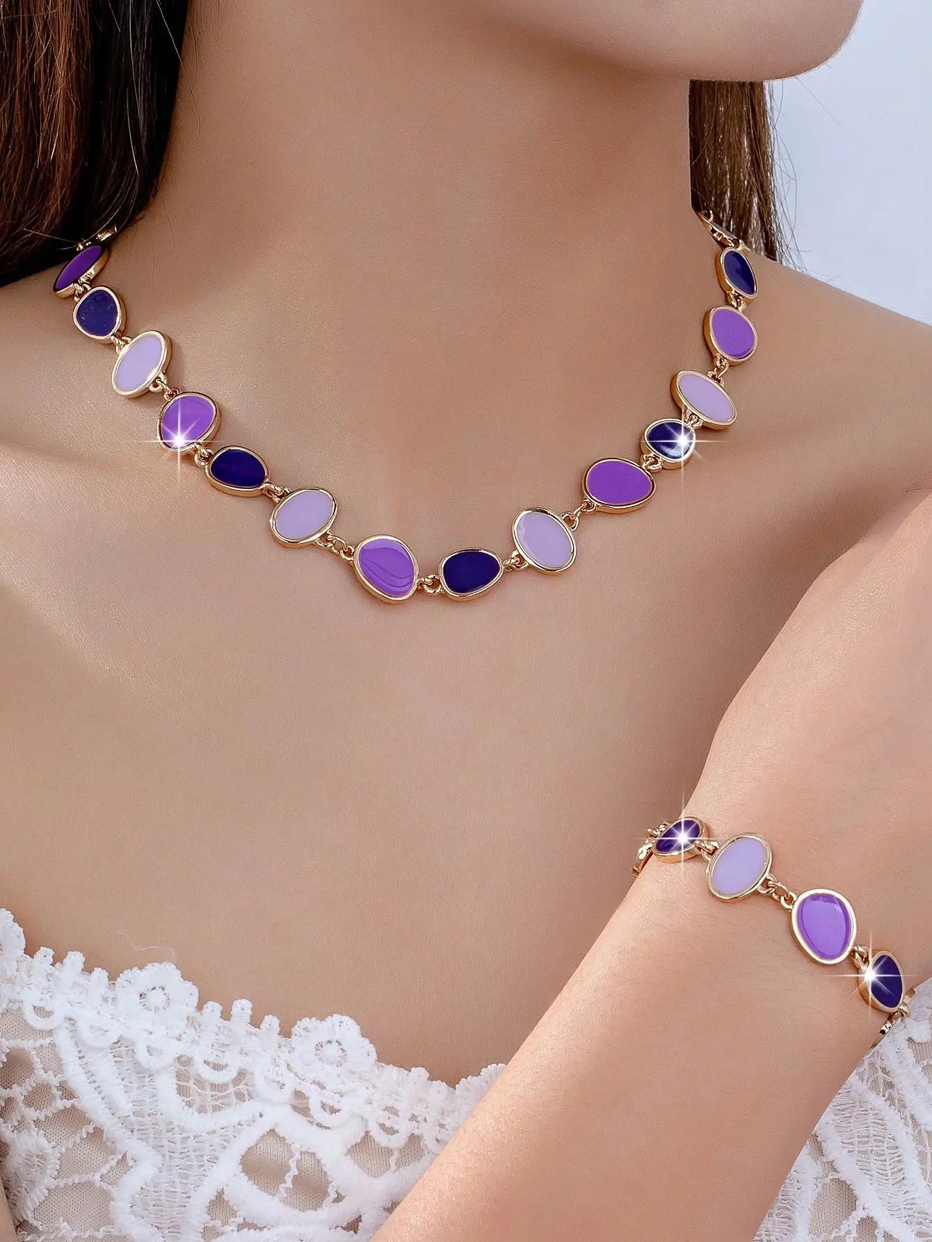 A Set of Trendy, Light Luxury, Casual, Stylish, Elegant and Versatile Women's Necklace and Bracelet Set