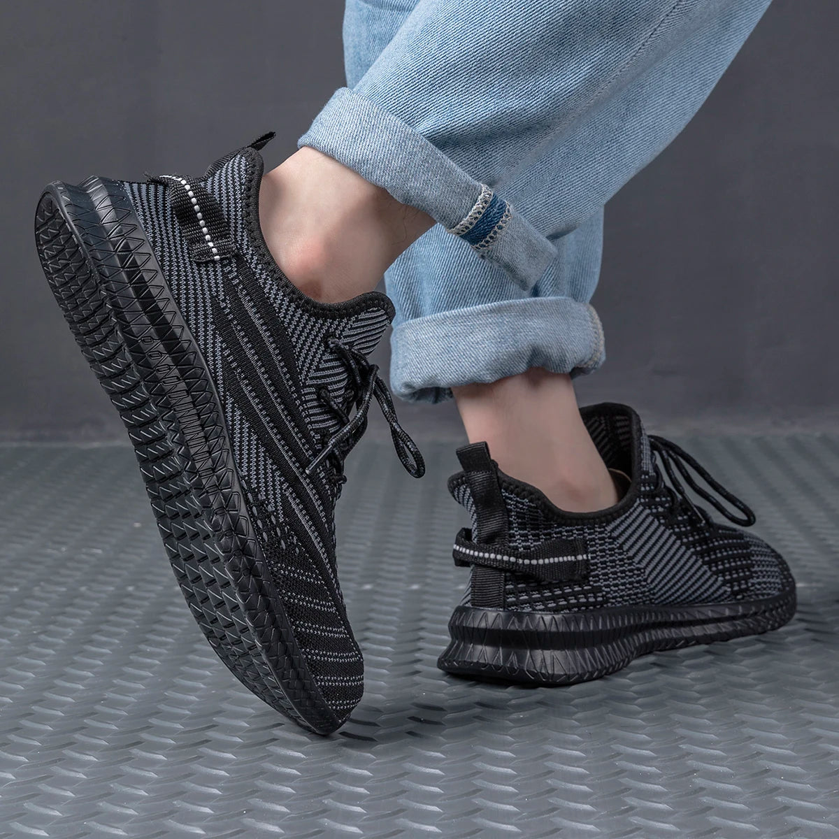 2023 Mesh Men casual shoes Summer Breathable Sneakers Comfortable Lightweight Walking Footwear Male Running Sport Shoes
