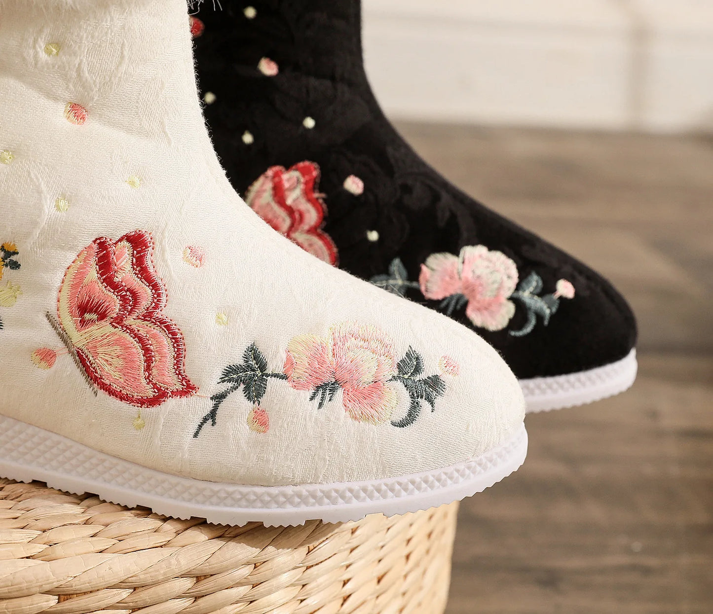 Winter Fashion Shoes Embroidered Fur Boots For Woman Bota Ancient Costume Botines Para Mujeres Hanfu Women's Boots Botas Mujer