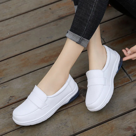 2022 New Comfortable Soft White Flat Shoes Air Casual Sneakers Shoes for Women Non-slip Breathable Women Loafers Zapatos Mujer