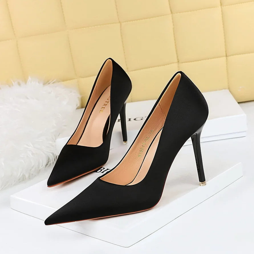 Large Size 43 Pointed Shoes Woman Pumps Professional OL High Heels Office Shoes Silks Satins Women Heels Stilettos Ladies Shoes