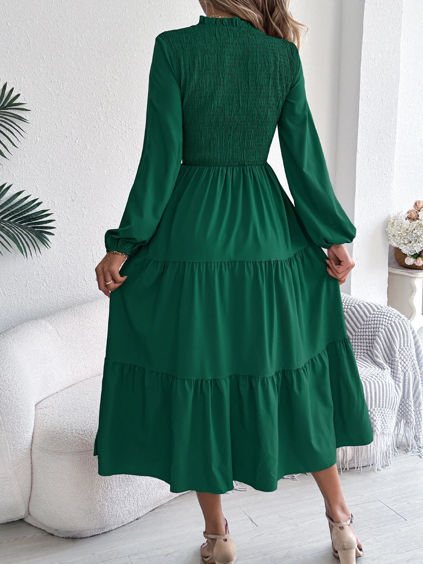 Women's Spring Vacation Solid Color Round Neck Long Sleeve Midi Dress with Ruffled Waist