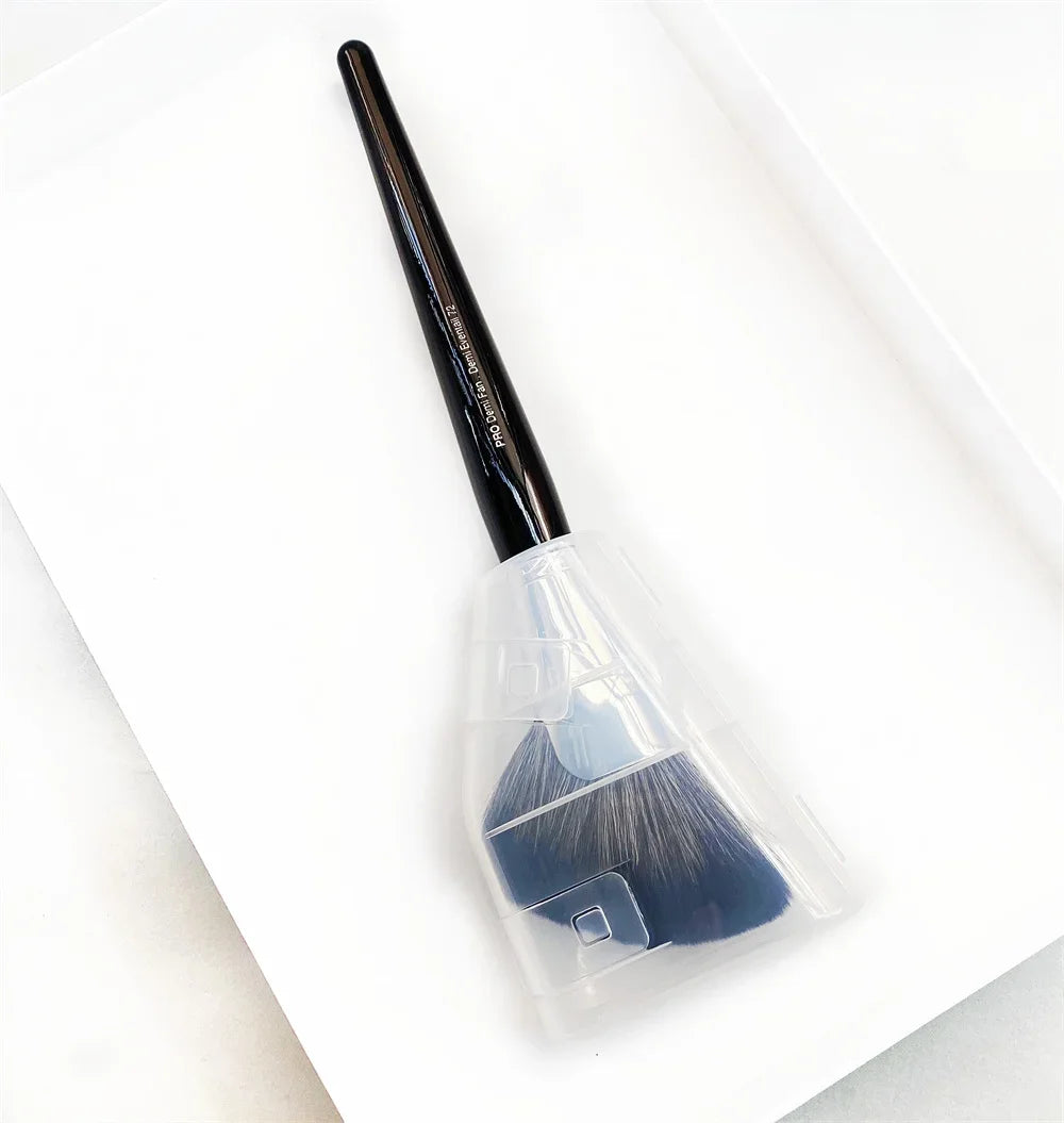 Pro Demi Fan Brush 72 Featherweight Soft Bristle Seamless Setting Powder Cosmetics Makeup Brush Beauty Tools