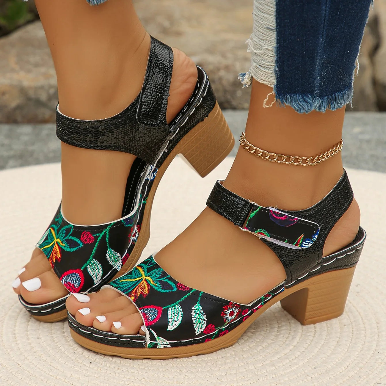 Women Platform Sandals 2024 Summer New Fashion Beach Sandals Comfortable Lightweight Outdoor Sandals Breathable Shoes for Women