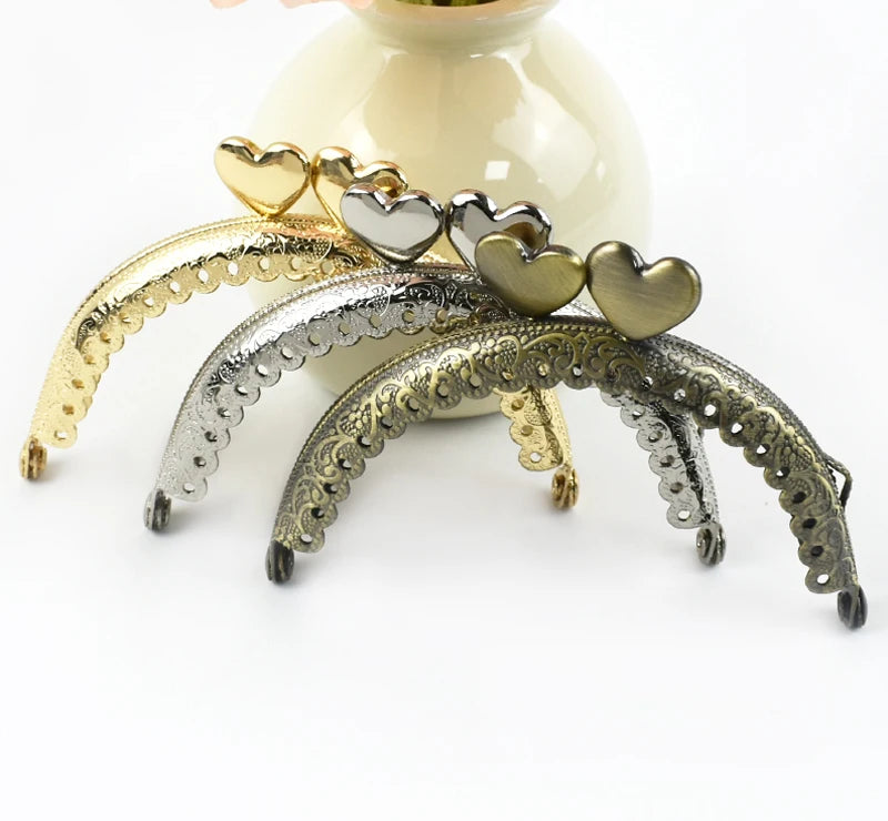 1/2/5/10Pcs 8.5cm Embossed Metal Bags Handle Purse Frame Kiss Clasp for Coin Wallet DIY Handmade Sewing Brackets Bag Accessories