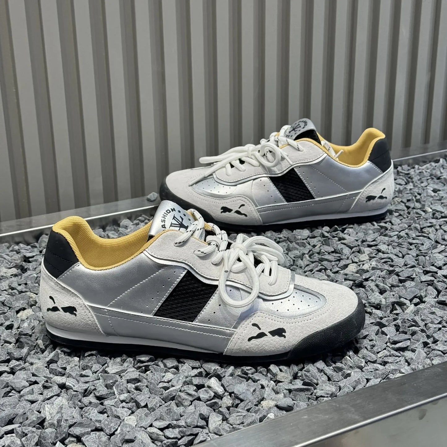 Leather Casual Shoes Men Running Shoes Outdoor Breathable Man Walking Lightweight Comfortable White Sneakers Tennis Sport Shoes