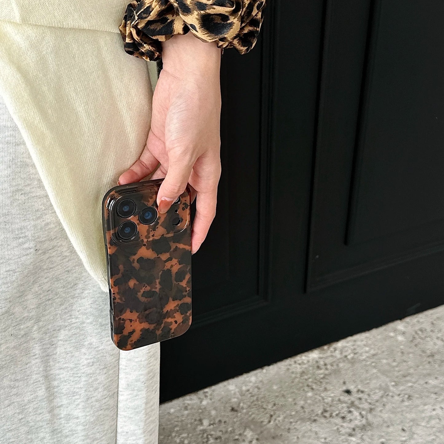 Retro Stylish Amber Color Lamber Pattern Glossy Phone Cover Case for iPhone 17 16 15 14 13 12 Pro Max Plus Air