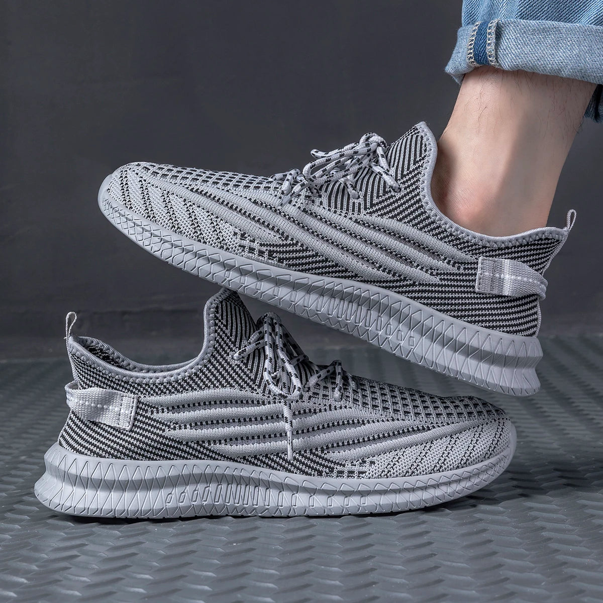 2023 Mesh Men casual shoes Summer Breathable Sneakers Comfortable Lightweight Walking Footwear Male Running Sport Shoes