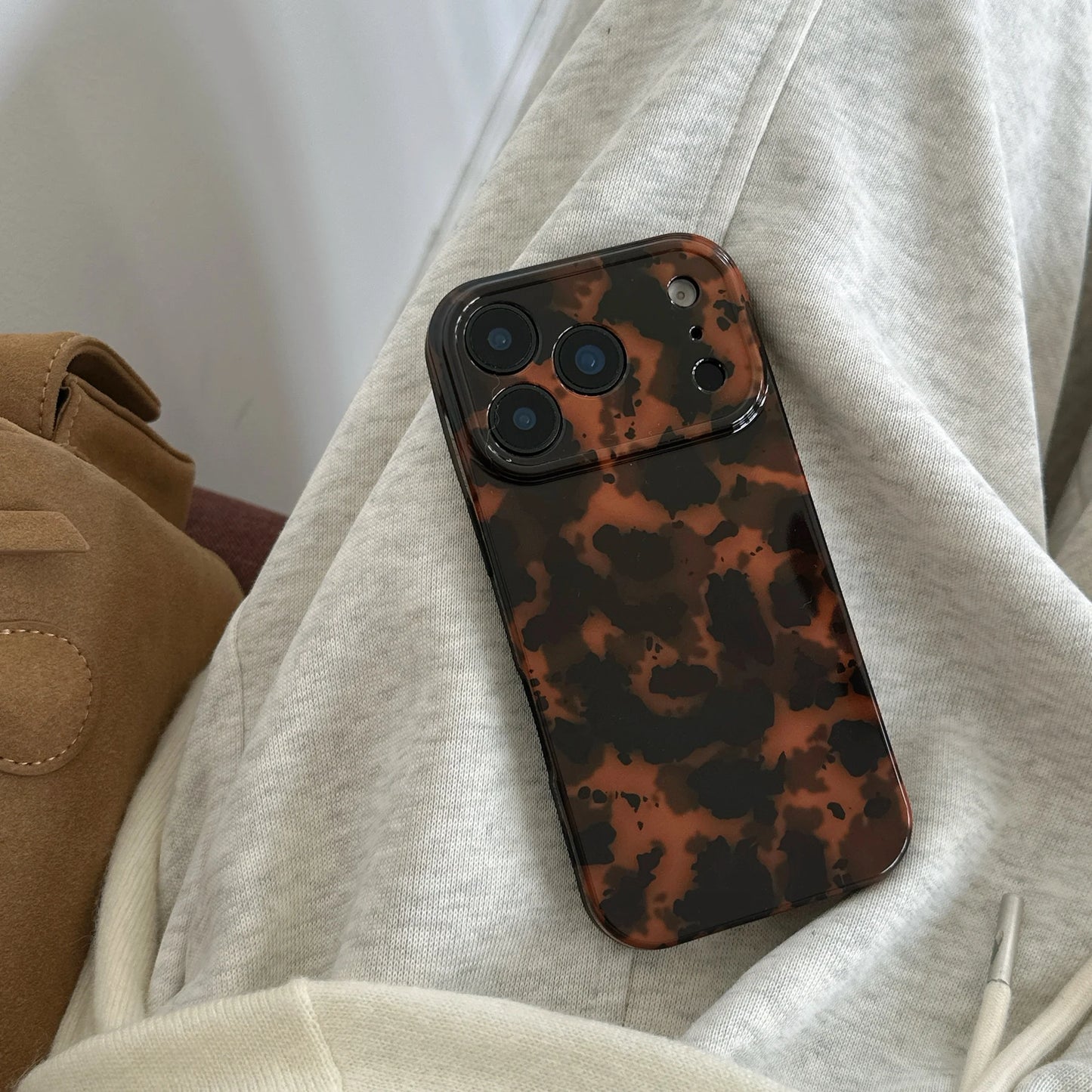 Retro Stylish Amber Color Lamber Pattern Glossy Phone Cover Case for iPhone 17 16 15 14 13 12 Pro Max Plus Air