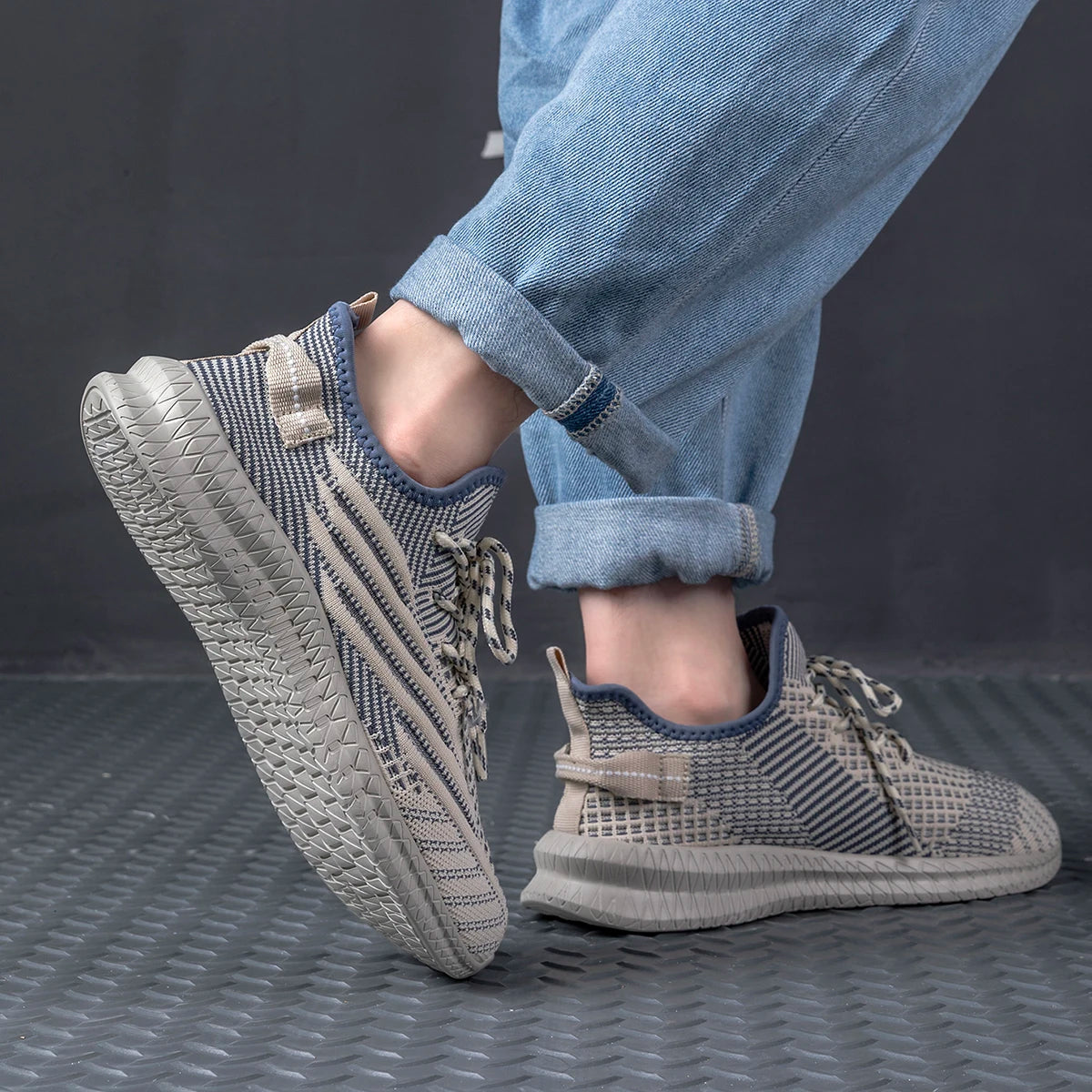 2023 Mesh Men casual shoes Summer Breathable Sneakers Comfortable Lightweight Walking Footwear Male Running Sport Shoes